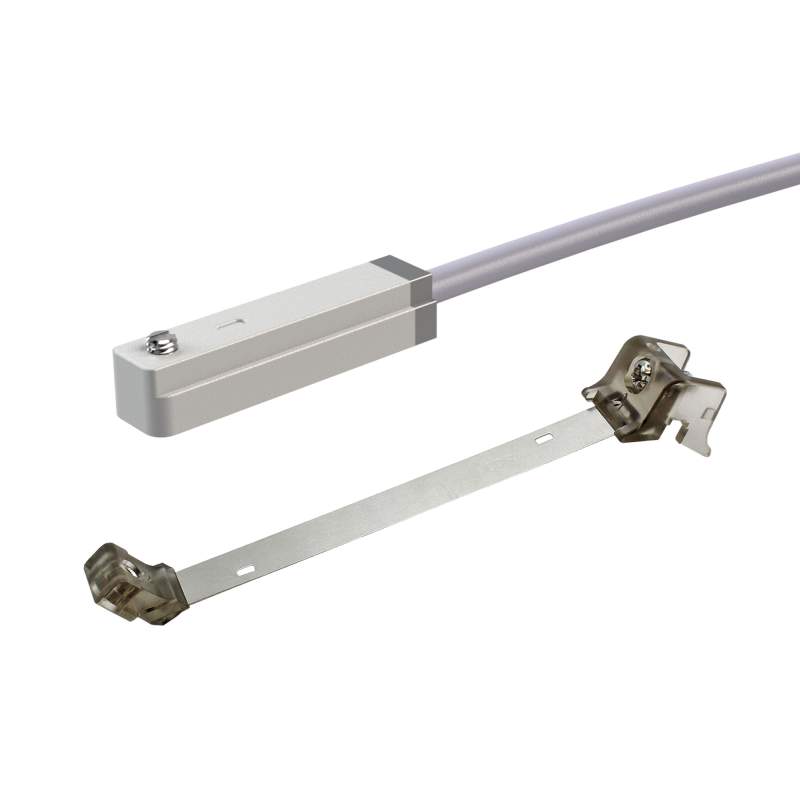 RIEGLER HALL-Sensor, M8-Stecker, 0,5 m Kabel, Rundzyl., PNP, Kolben-Ø 12